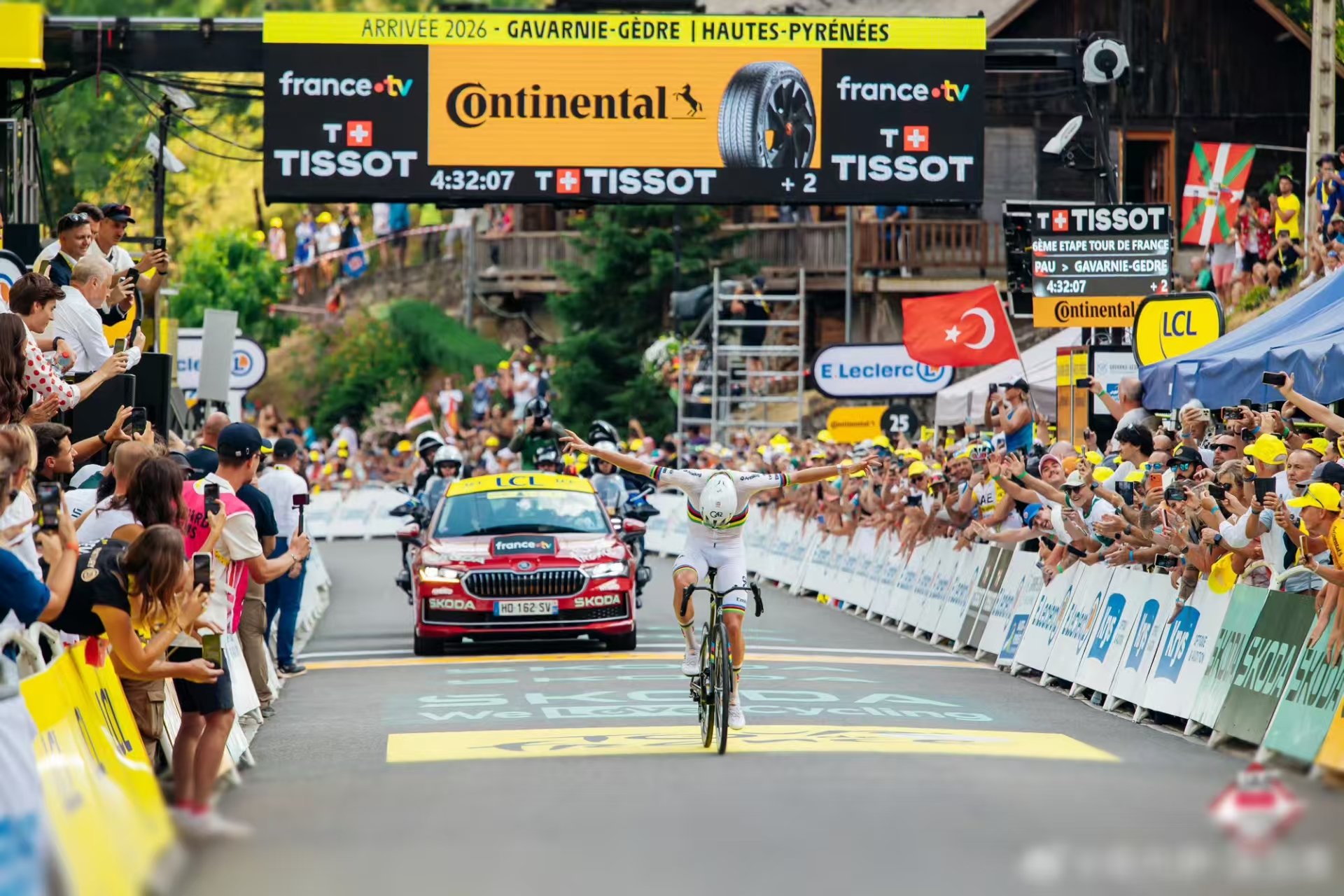 Nove tappe del Tour de France: la battaglia per la maglia gialla